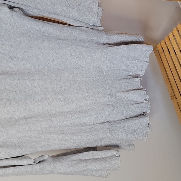 Chaser Gauzy Peplum Shirt - Picture 9 of 9